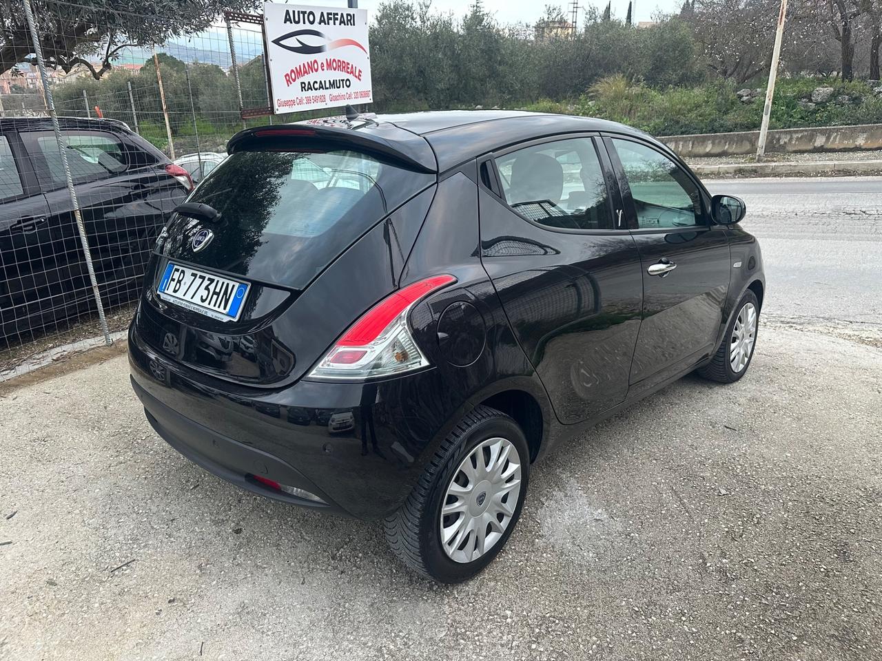 Lancia Ypsilon 1.3 MJT 16V 95 CV 5 porte S&S Silver