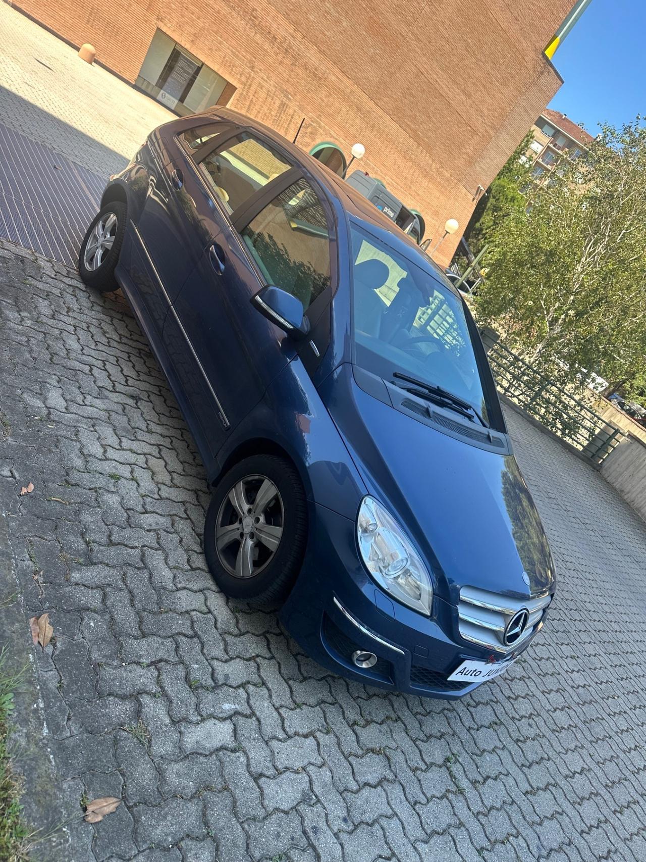 Mercedes-benz B 180 NGT BlueEFFICIENCY Premium