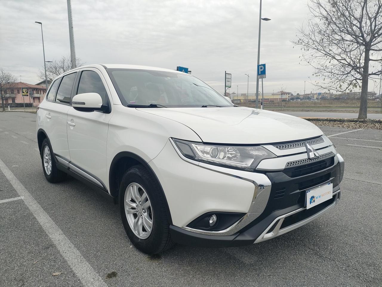 MITSUBISHI Outlander 2.0 CVT Intense 4w