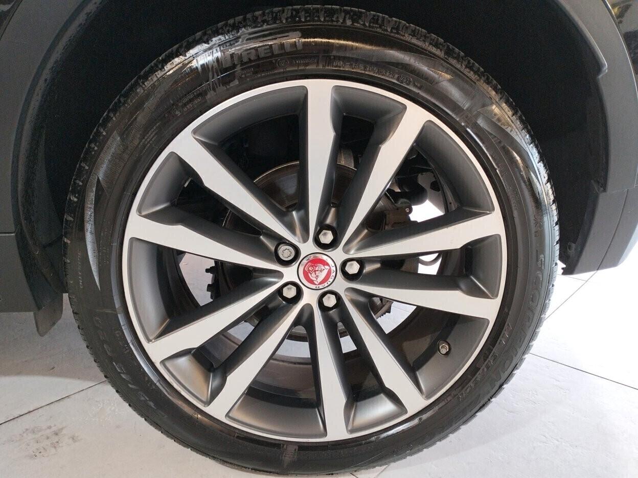 Jaguar E-Pace 2.0d i4 R-Dynamic awd 150cv auto my19