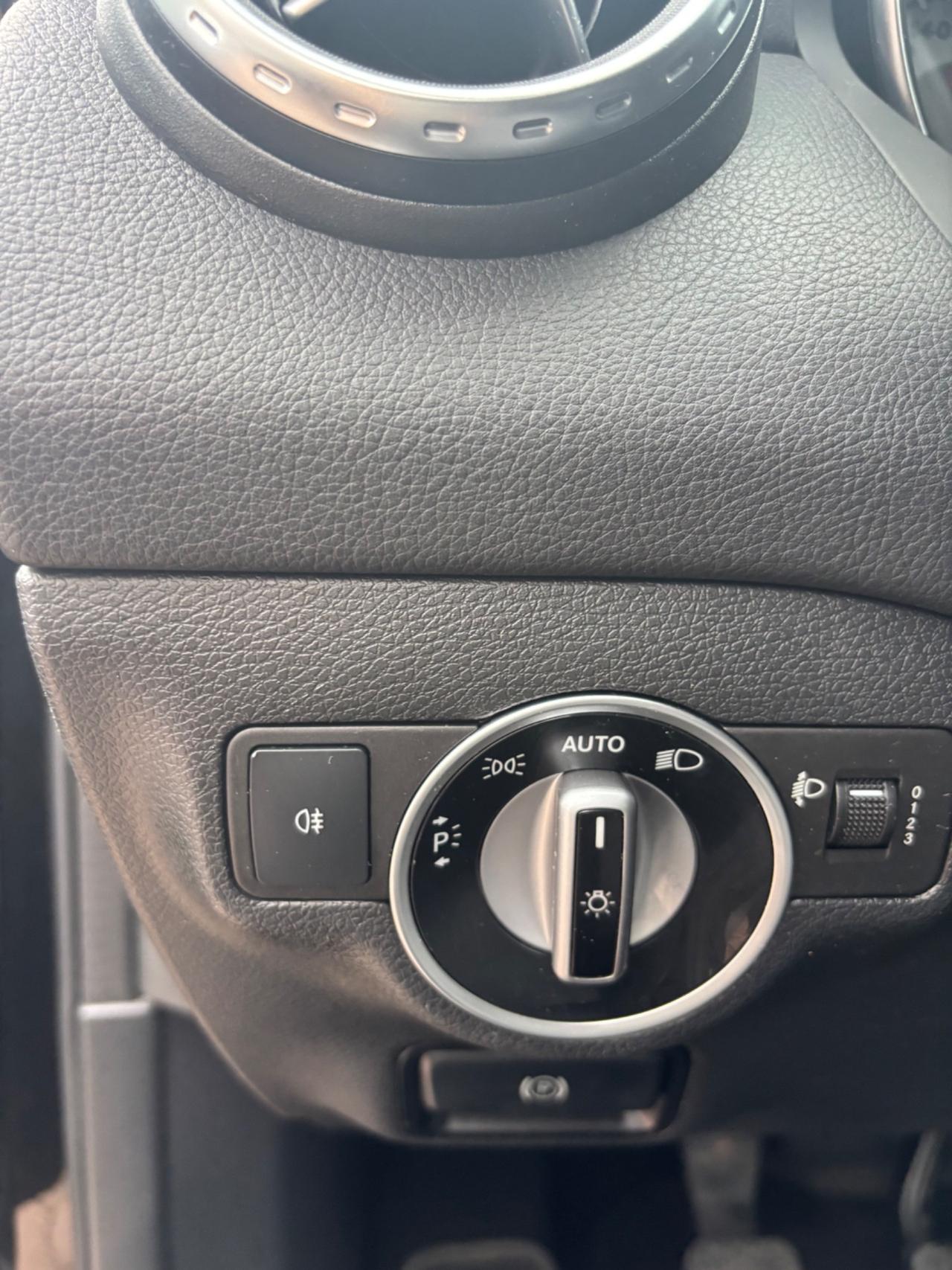 Mercedes-benz GLA 180 d Sport 12/2017