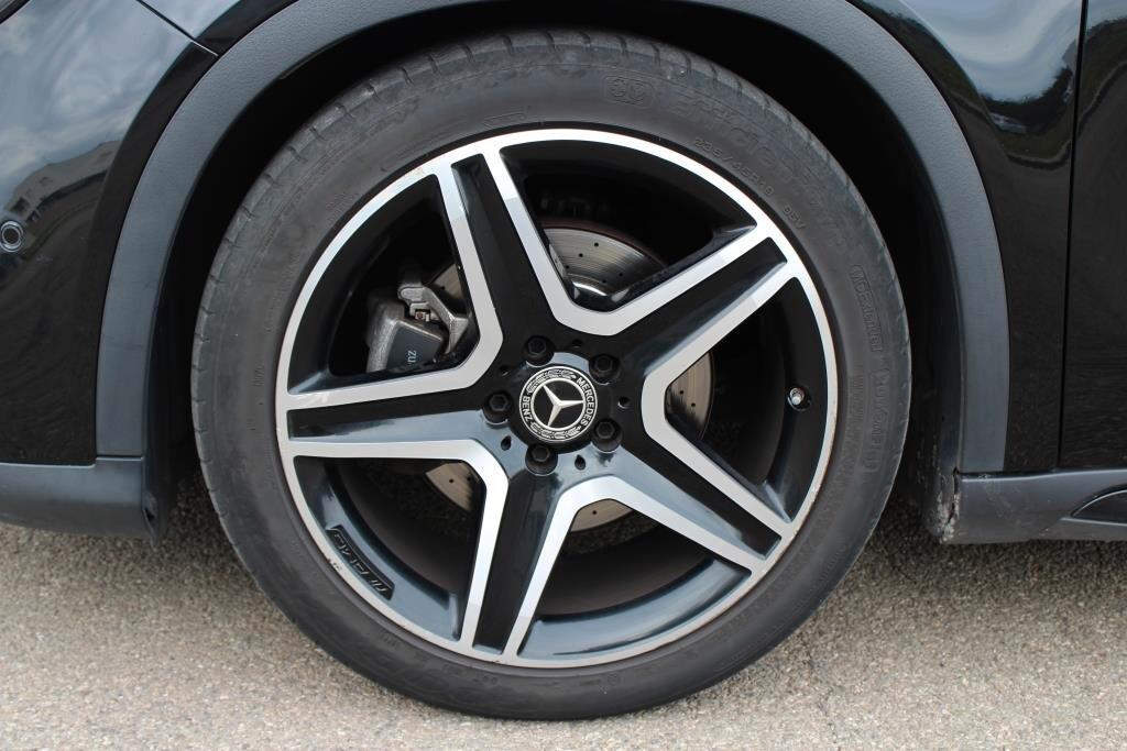 MERCEDES GLA 220 Aut. Premium * AMG