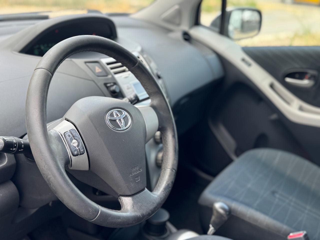 TOYOTA YARIS 1.4 D-4D AUTOMATICA SOL