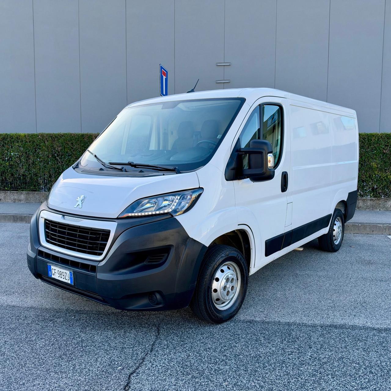 Peugeot Boxer 328 2.2 BlueHDi 120 S&S PC-TN Furgone