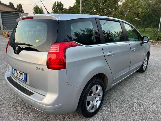PEUGEOT 5008 7posti 1.6 HDi 112CV senza nessun lavoro da fare