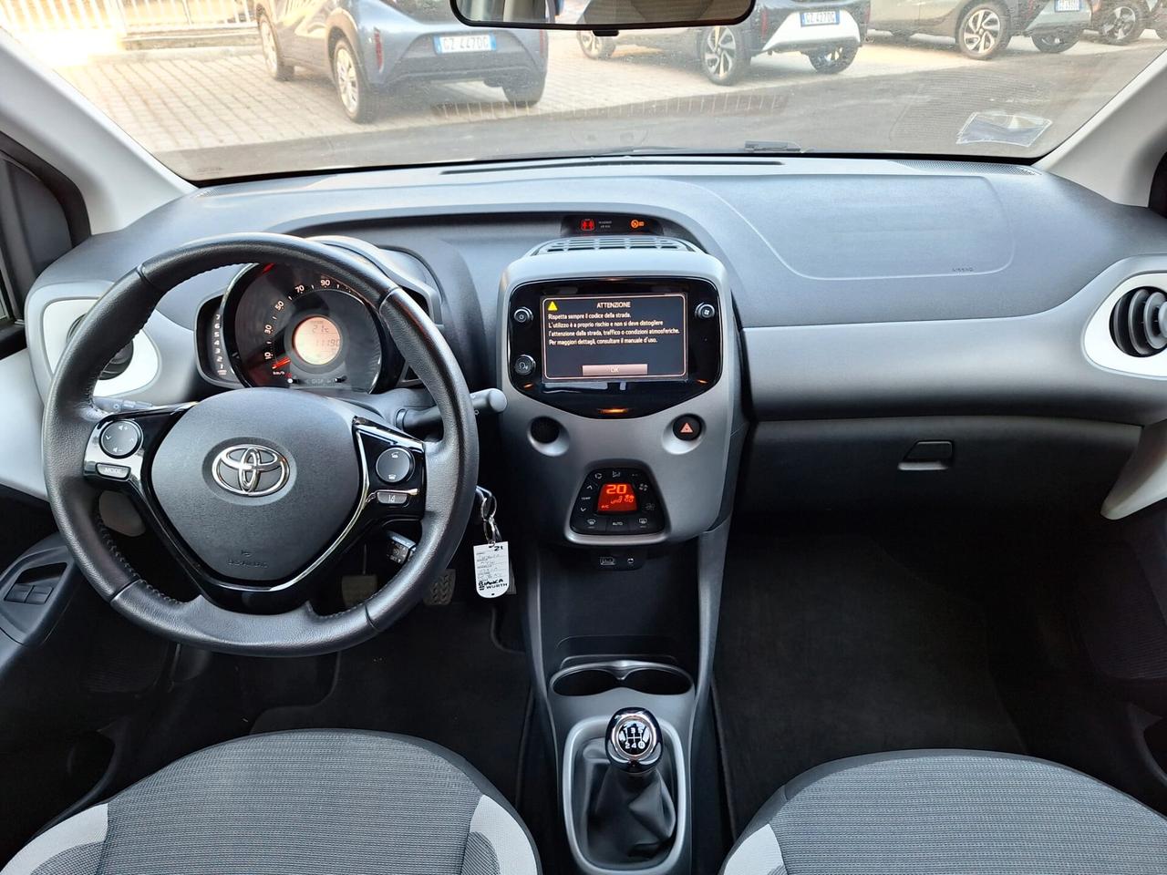 Toyota Aygo Connect 1.0 VVT-i 72 CV 5 porte x-fun