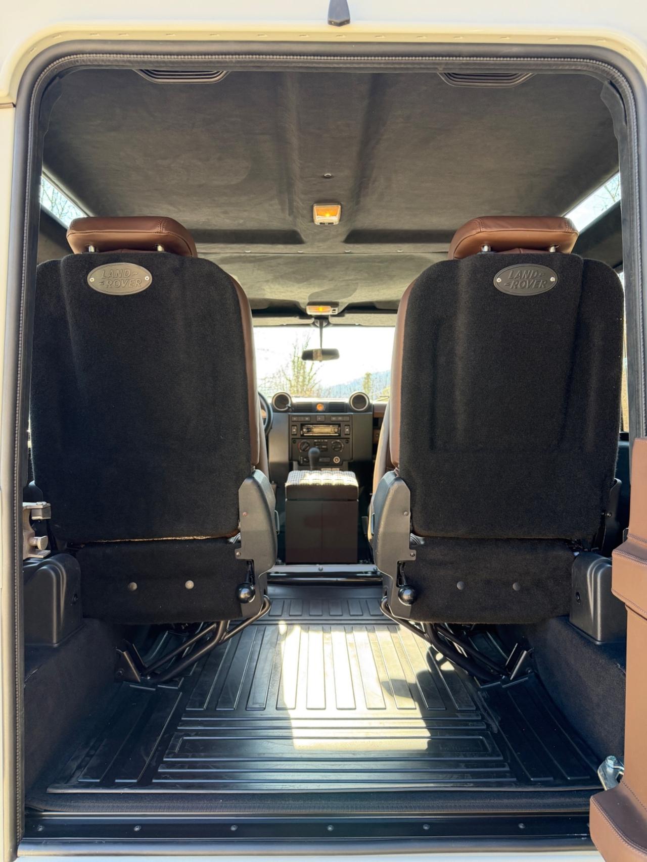 Land Rover Defender 90 2.4 TD4 Station Wagon SE N1