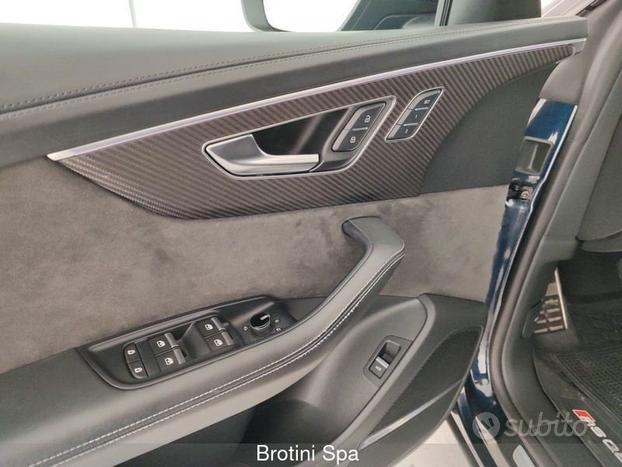 Audi Q8 RS TFSI V8 quattro tiptronic