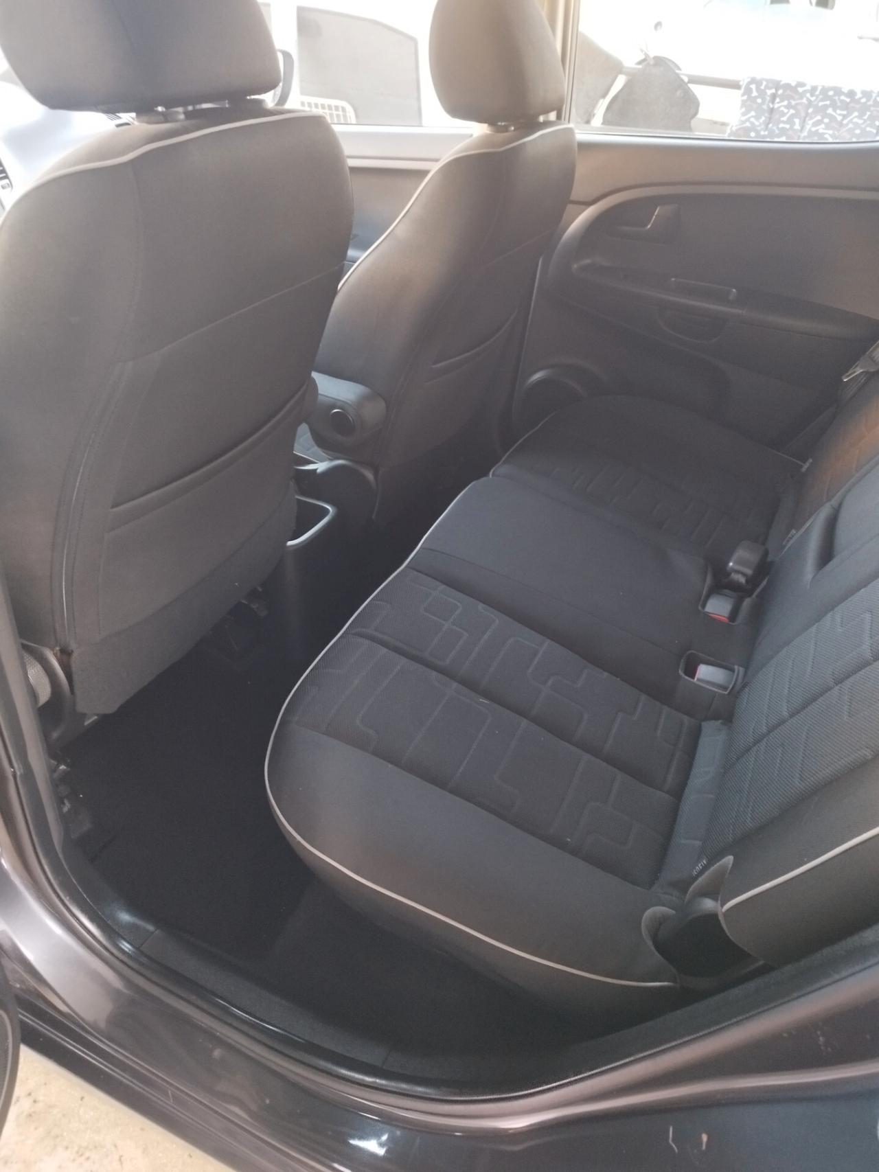 Kia Venga 1.4 CRDi 90CV WGT EX