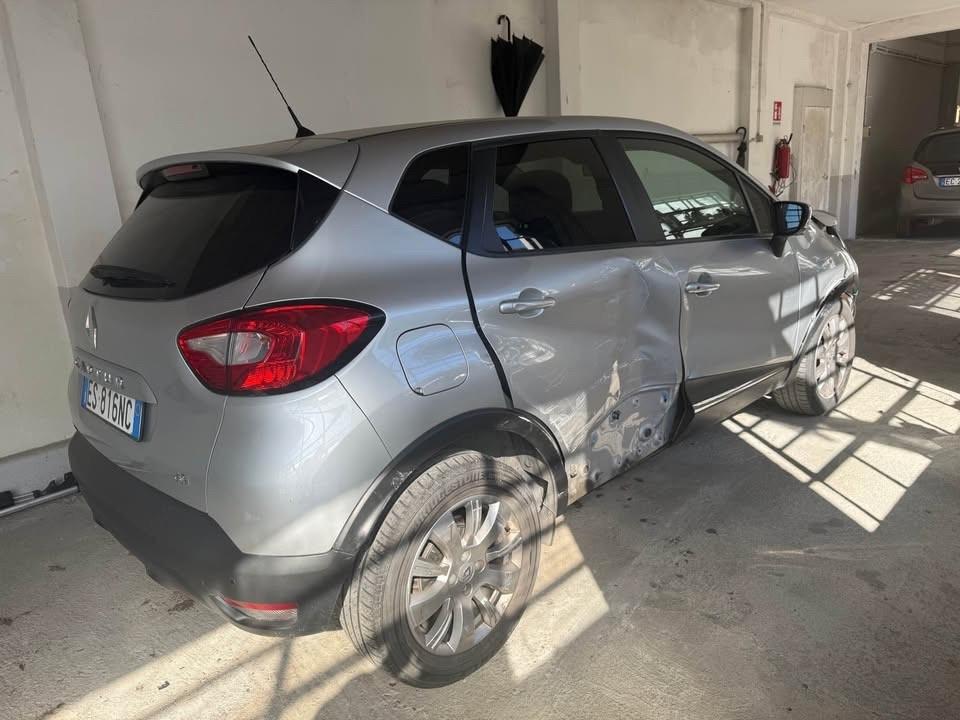 RENAULT CAPTUR 1.5 DIESEL 82 MILA KM DANNI SOLO CARROZZERIA