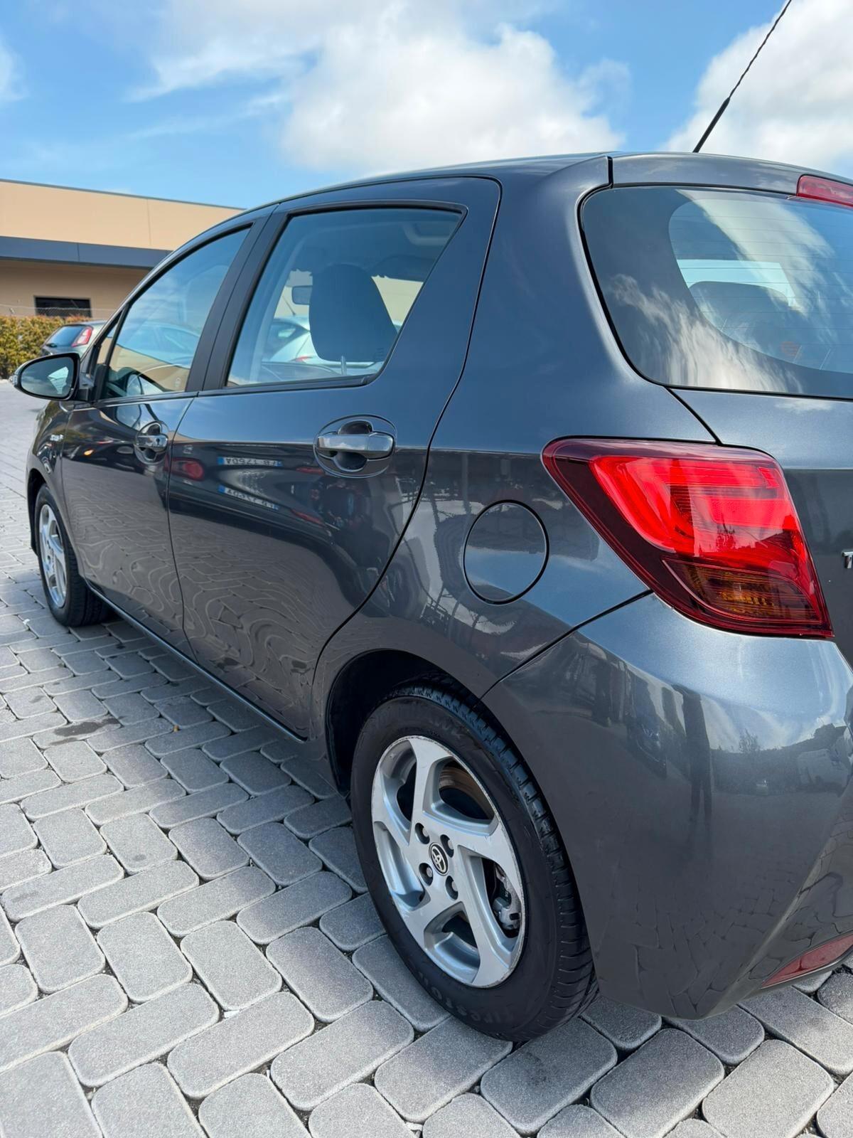 Toyota Yaris 1.5 Hybrid Automatica – GARANZIA 12 MESI!