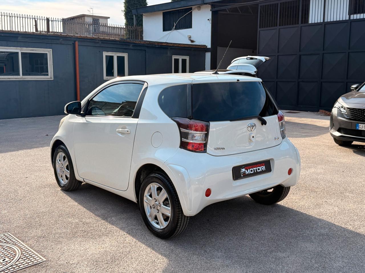 Toyota iQ 1.0