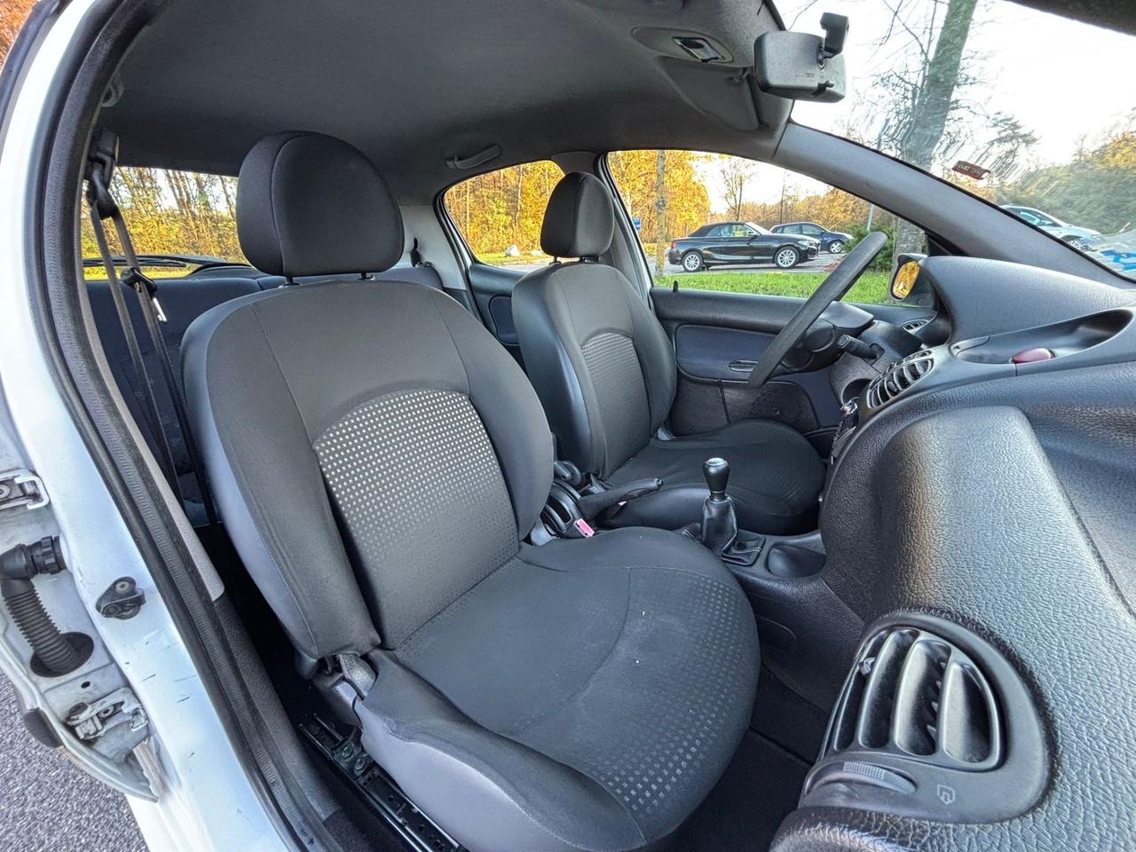 Peugeot 206 1.1 5p. XT