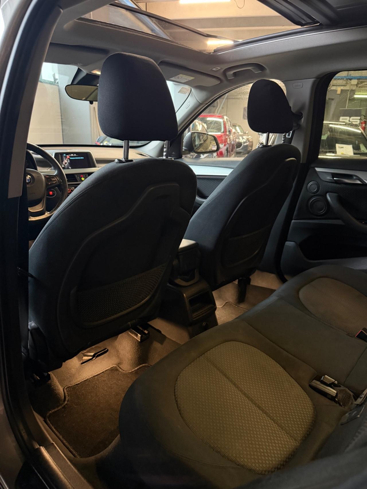 Bmw X1 18d ADVANTAGE EU6B TETTO KMCERT UNICOPR GARANZ