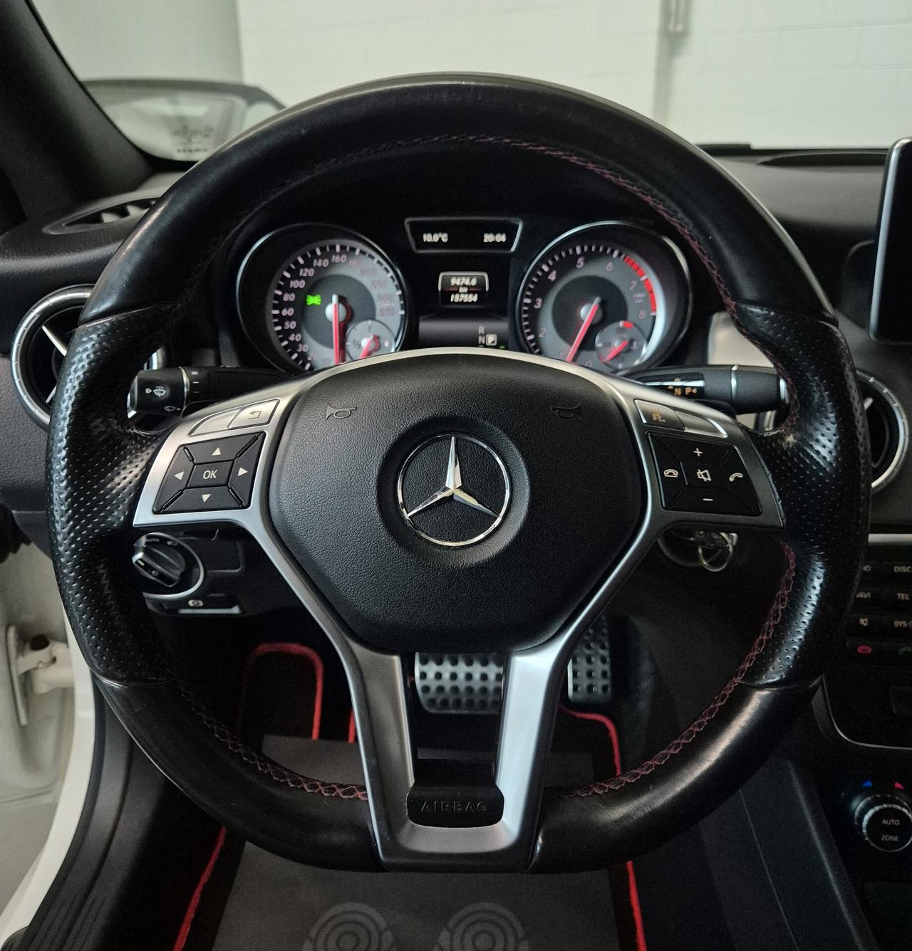 Mercedes-Benz CLA 250 Benz 2.0cc 211cv Premium AMG Navi Led Garanzia