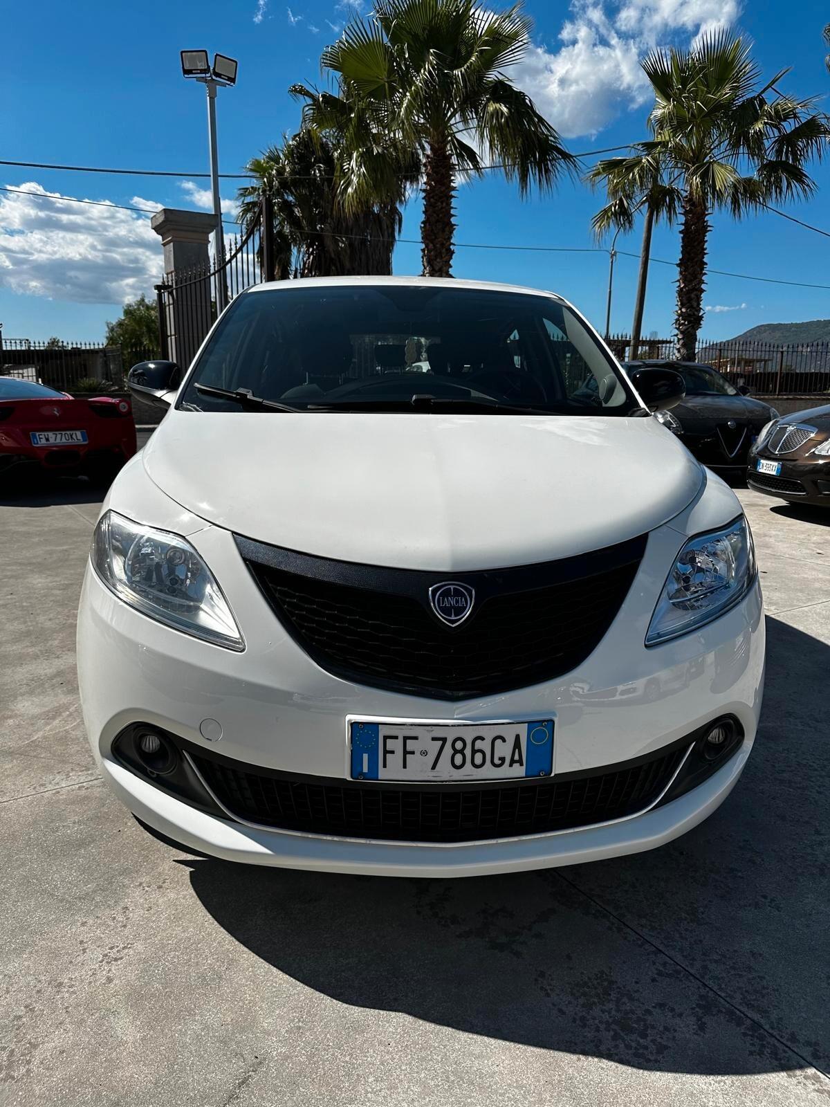 Lancia Ypsilon 1.2 69 CV 5 porte Platinum