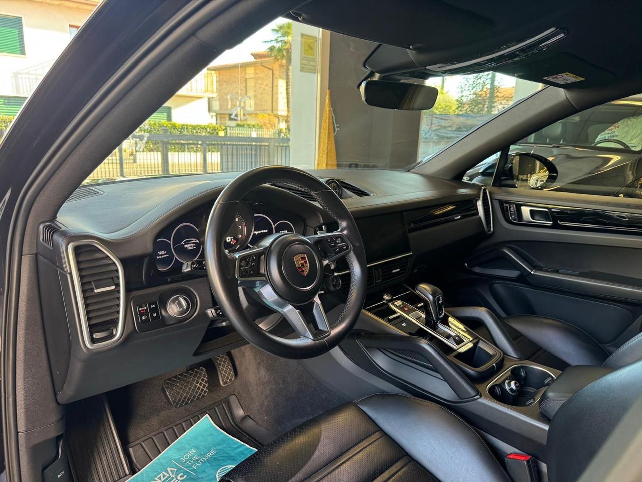 Porsche Cayenne Coupé 3.0 V6 E-Hybrid