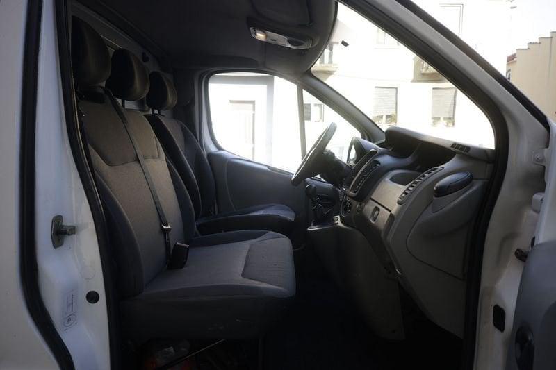 Renault Trafic Renault Trafic T27 2.0 dCi/115 PC-TN Furgone 84KW ANNO 2012