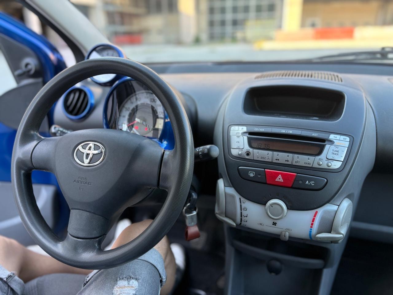 TOYOTA AYGO 1.0 BENZINA AUTOMATICA GARANZIA 12 MESI