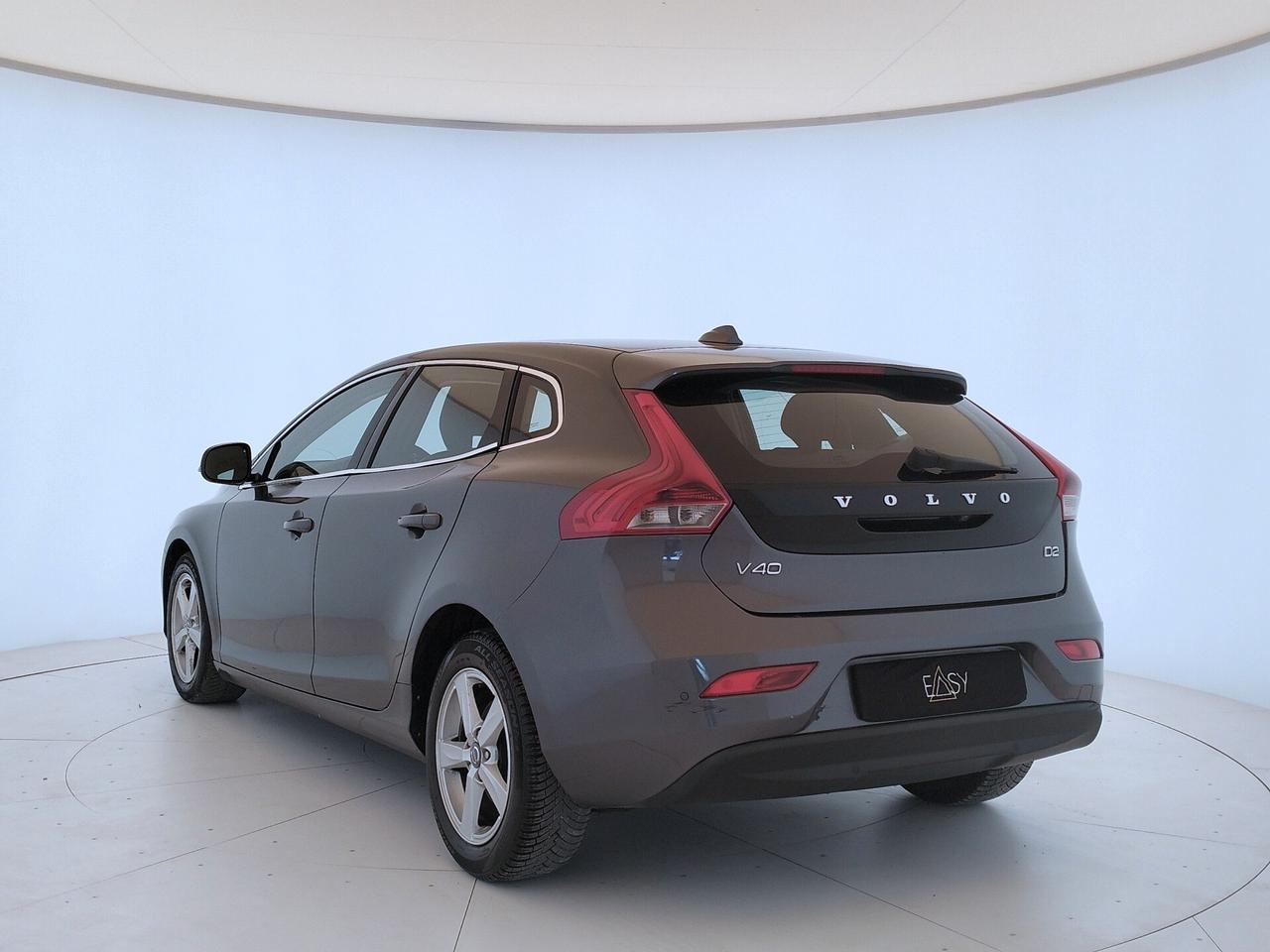 Volvo V40 D2 1.6 Momentum - NEOPATENTATI