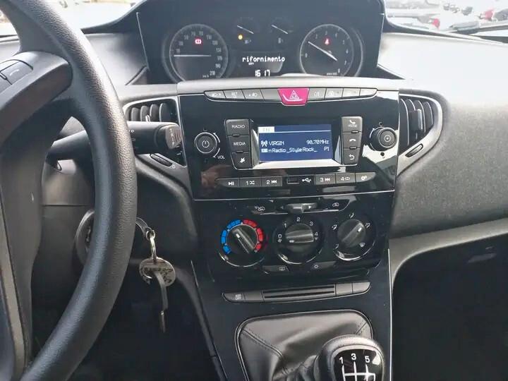 Lancia Ypsilon 1.2 69 CV 5 porte Ecochic Silver
