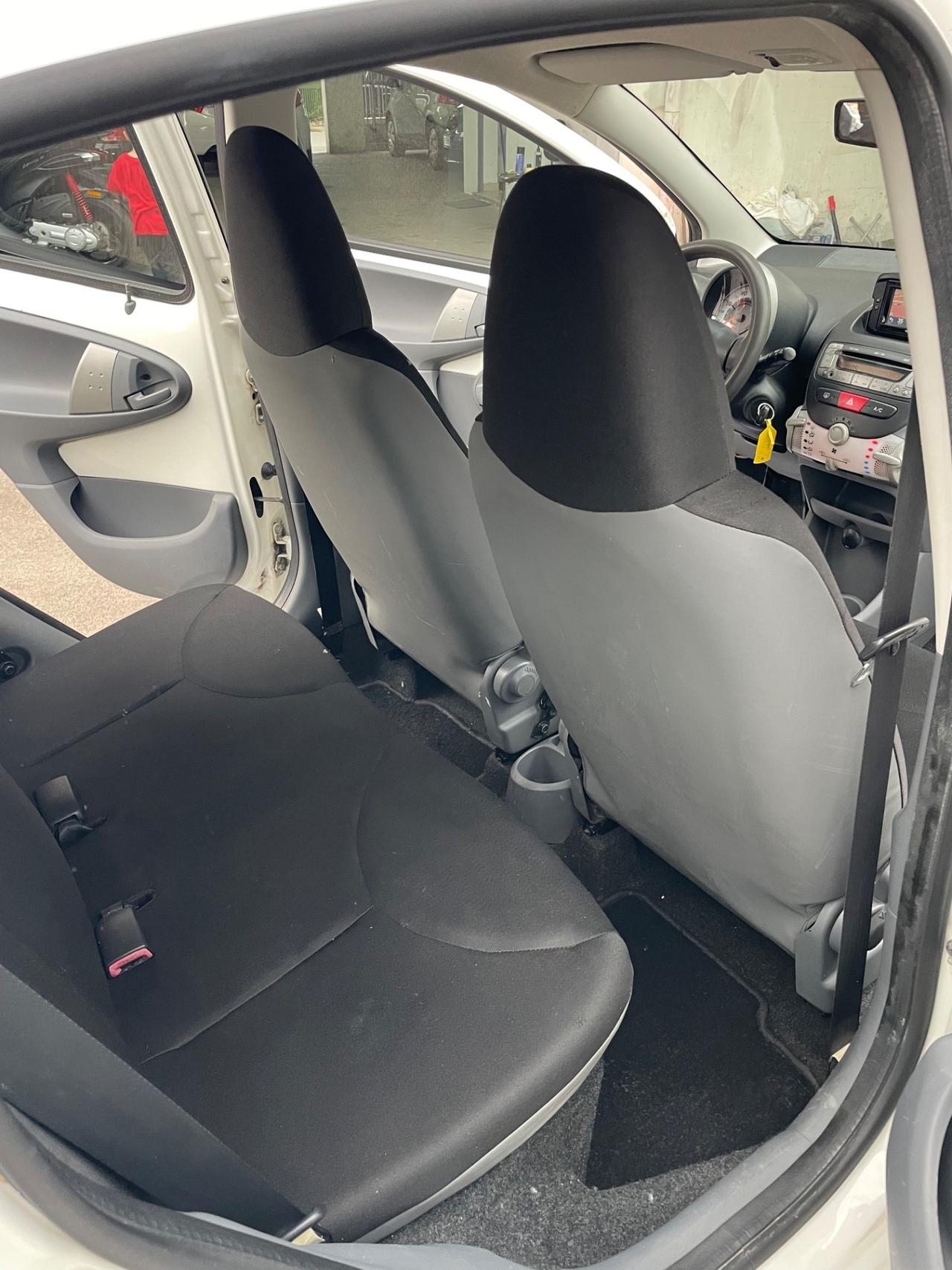 Toyota Aygo 1.0 12V VVT-i 5 porte Sol Connect navigatore