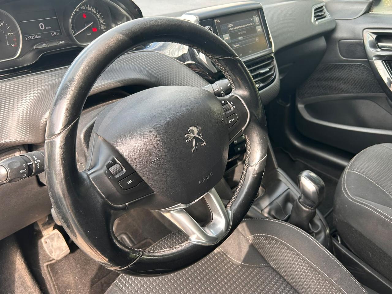 Peugeot 208 PureTech 82 5 porte Allure