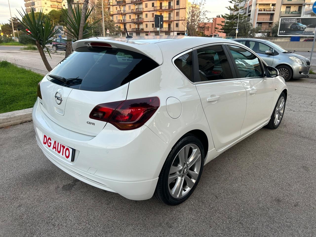 Opel Astra 1.7 CDTI 110 cv cosmo 2012