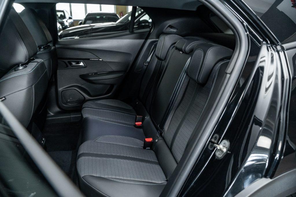 PEUGEOT 2008 motore elettrico 136 CV Allure Pack