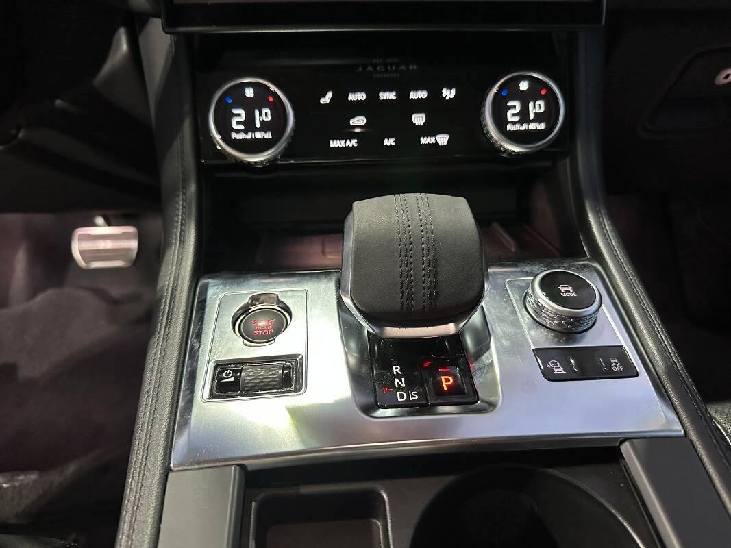 Jaguar F-Pace 2.0d i4 mhev S awd 204cv auto