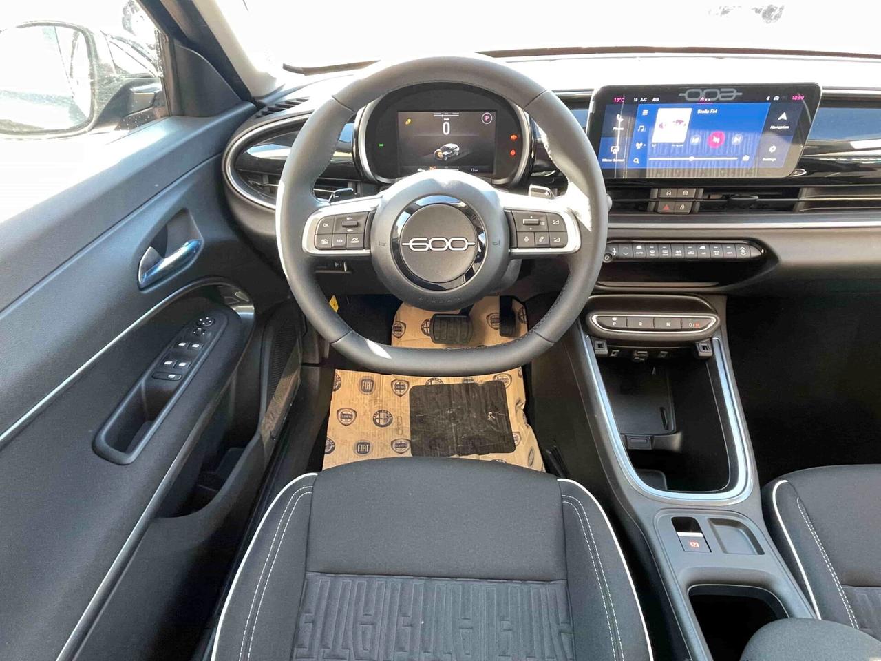 Fiat 600 Hybrid 110 CV DCT MHEV Icon NEOPATENTATI