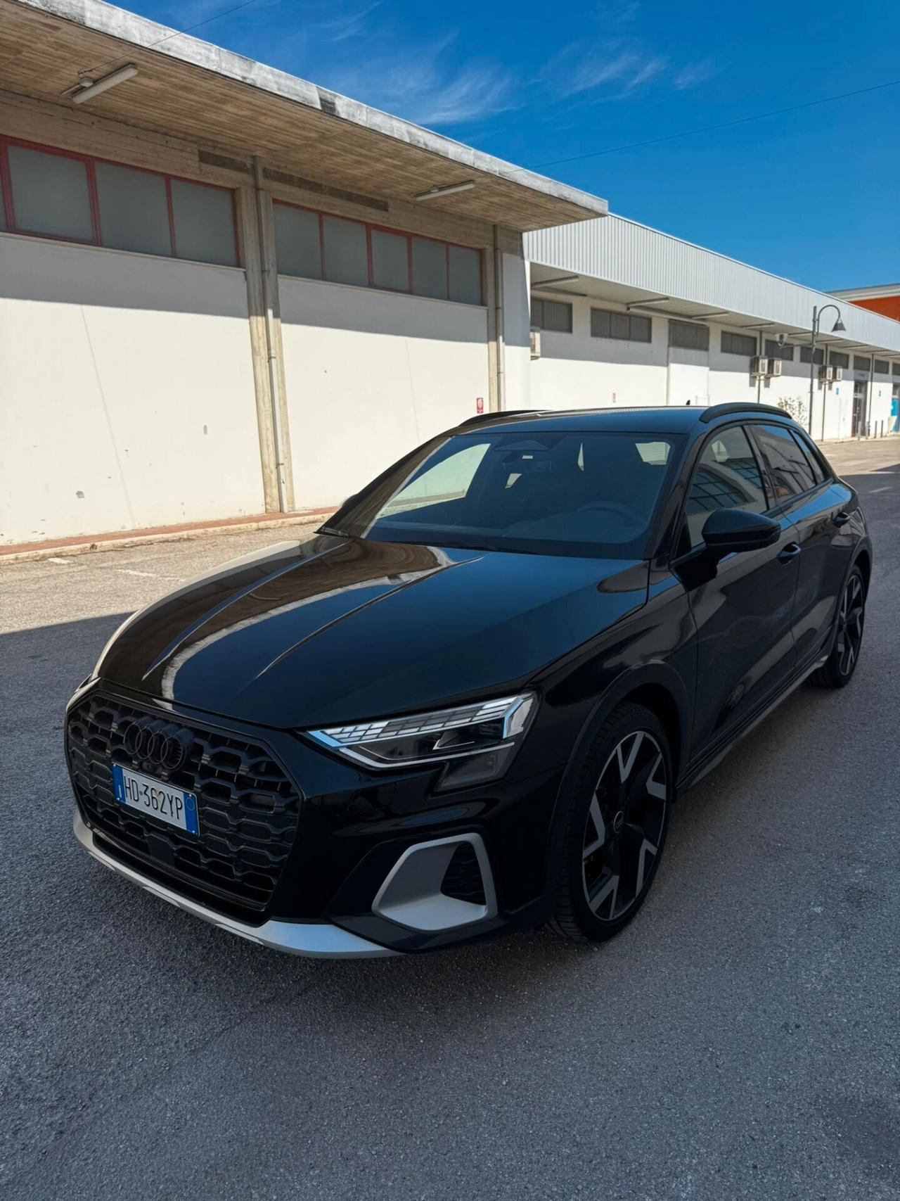 Audi A3 allstreet TDI 110 kW S tronic Identity Contrast