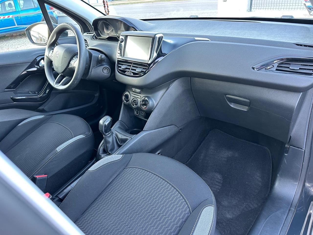 Peugeot 208 PureTech 82 5 porte Allure Neopatentati