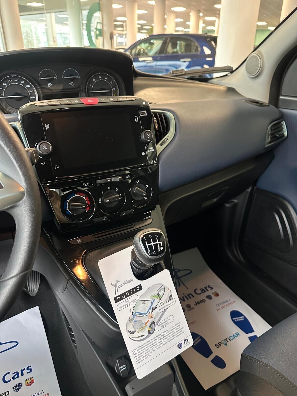 Lancia Ypsilon 1.0 FireFly 5 porte S&S Hybrid Platino