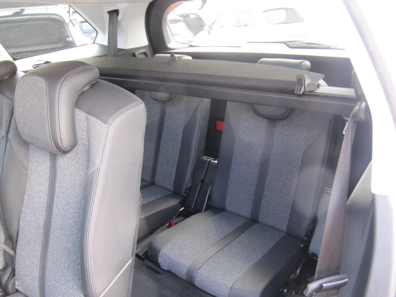 Peugeot 5008 BlueHDi 130 S&S EAT8 Allure - automatico