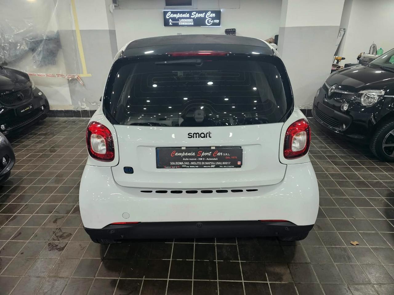 NUOVA SMART FORTWO EQ PRIME TOTAL WHITE IDENTITY BLACK EDITION 56CV TOTALMENTE ELETTRICA