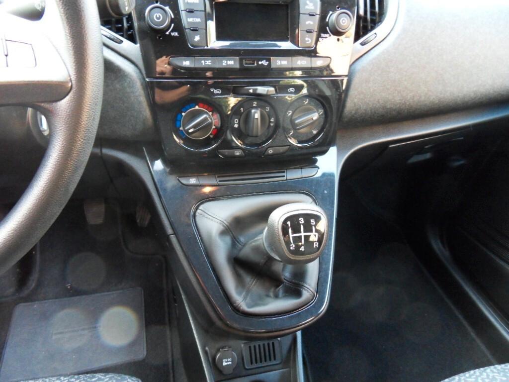 Lancia Ypsilon 1.2 69 CV 5 porte Gold