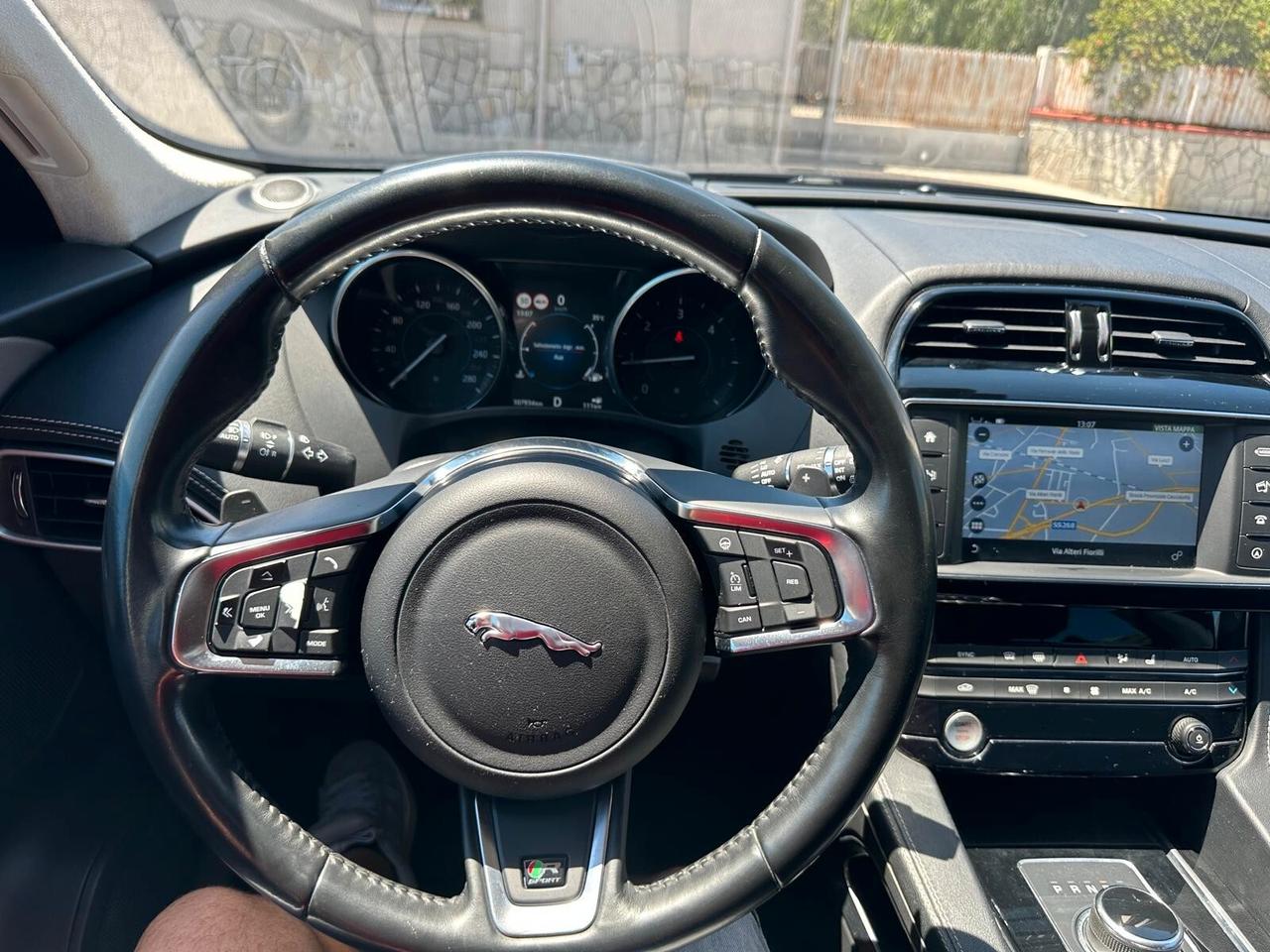 Jaguar F-Pace 2.0 D 180 CV AWD aut. R-Sport-06/2017