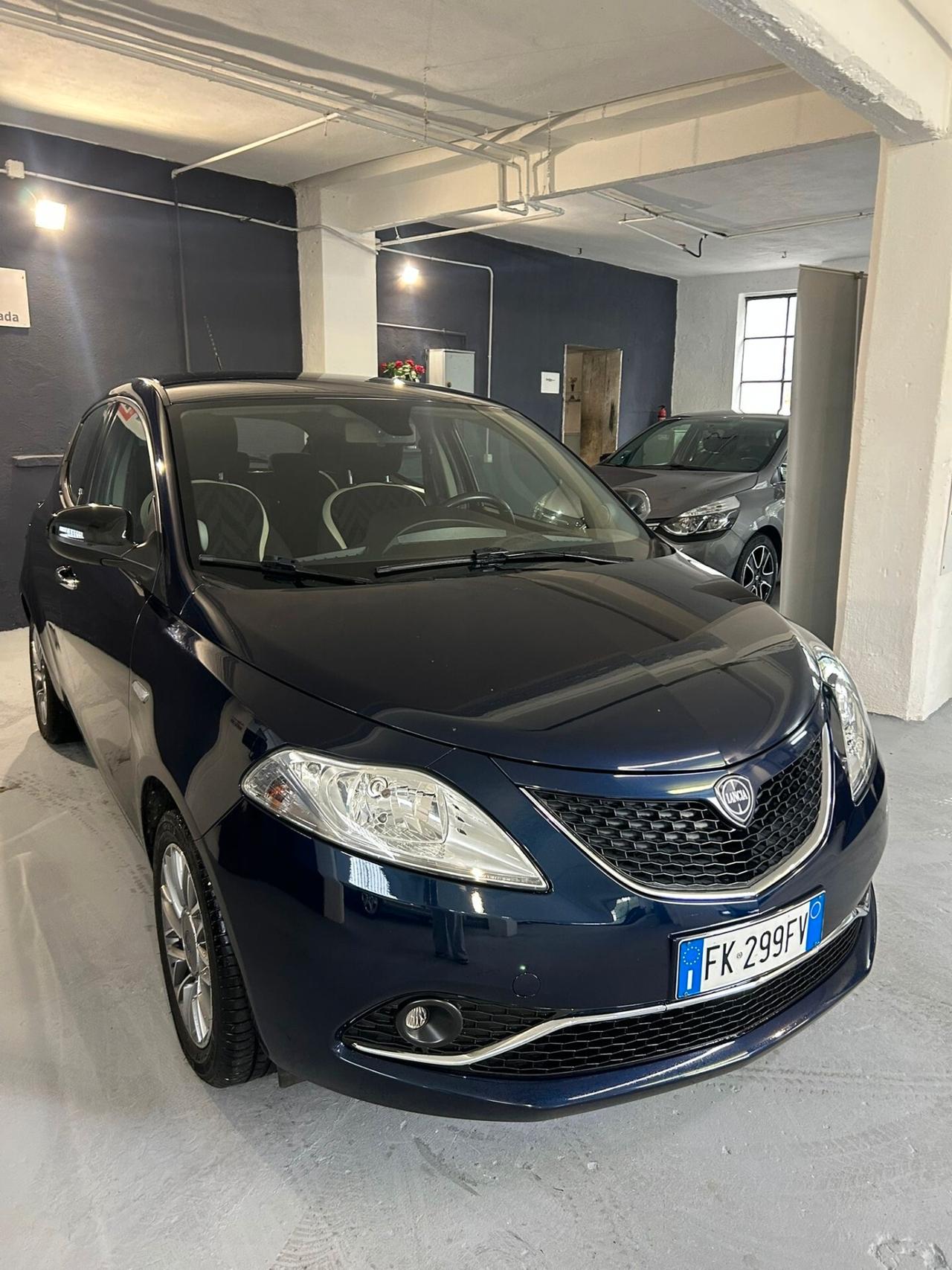 Lancia Ypsilon 1.2 69 CV 5 porte Gold