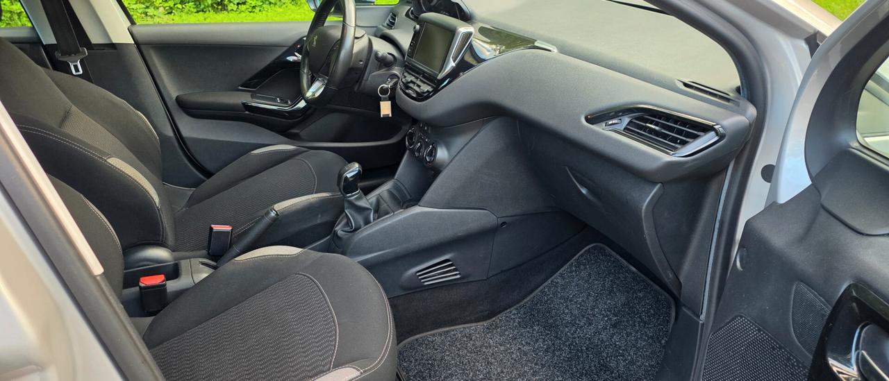 Peugeot 208 PureTech 82 5 porte Allure