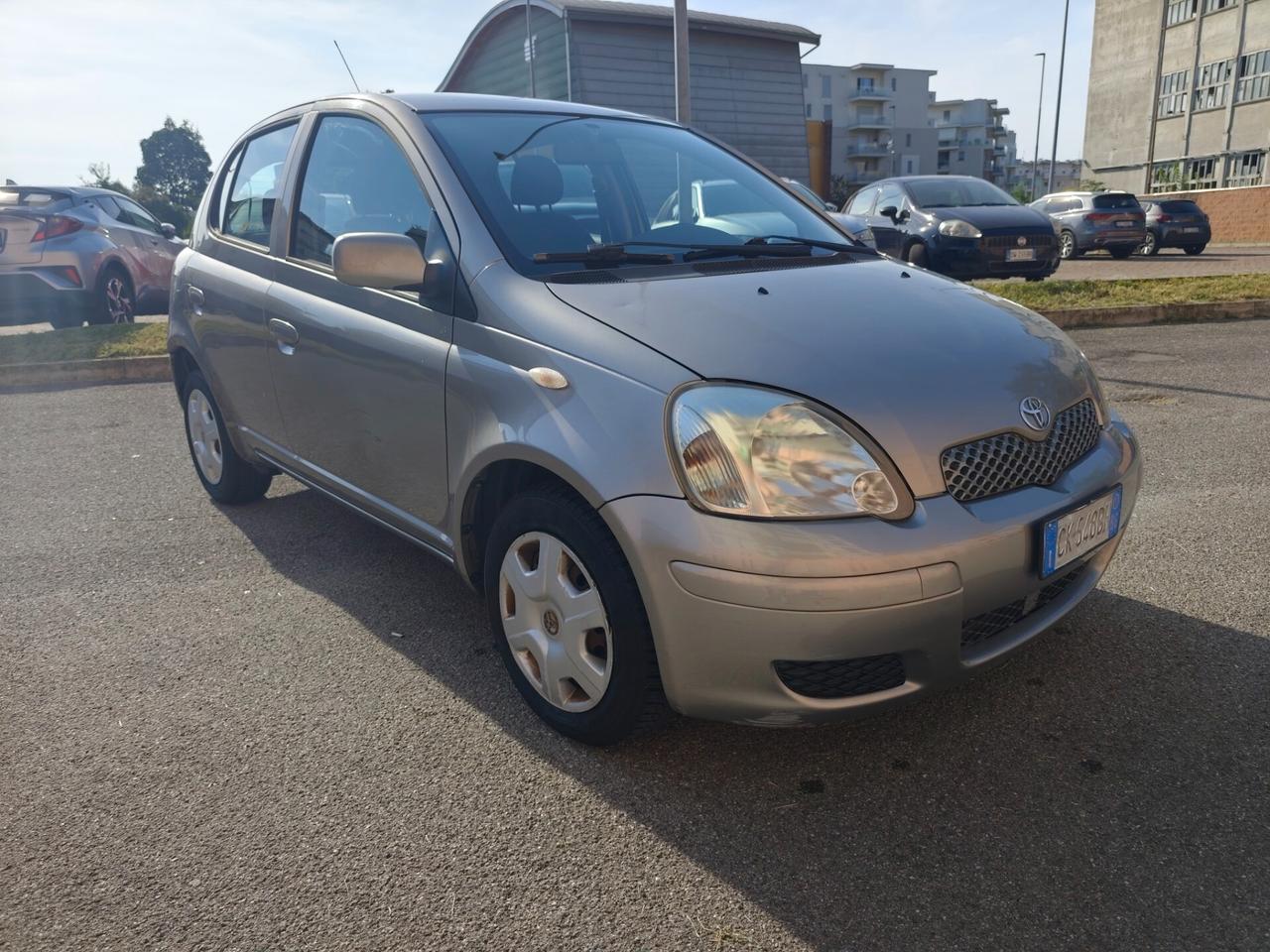 Toyota Yaris 1.0 benz euro 4 16V cat 5 porte Sol