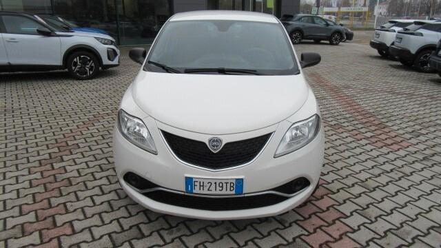 Lancia Ypsilon 1.2 69 CV 5 porte Silver