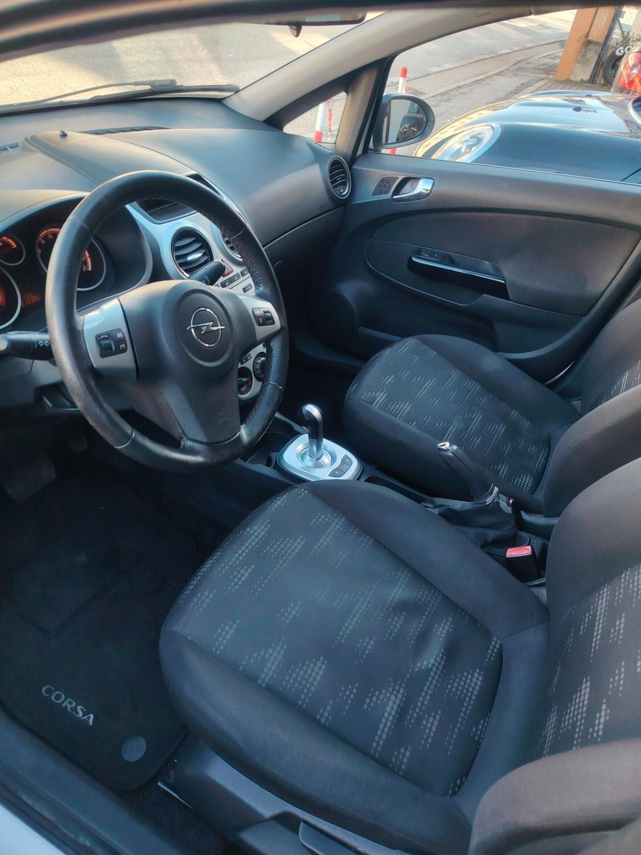 Opel Corsa 1.2 5 porte Cosmo