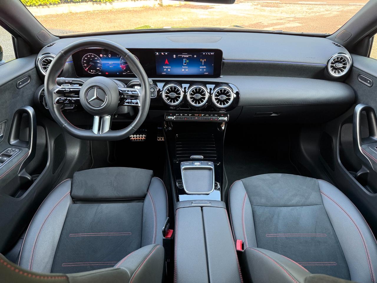 Mercedes-benz A 220 AMG Line Premium 4matic / Hybrid auto