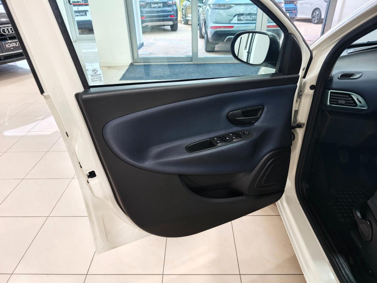 Lancia Ypsilon 1.0 Hybrid Gold 2023