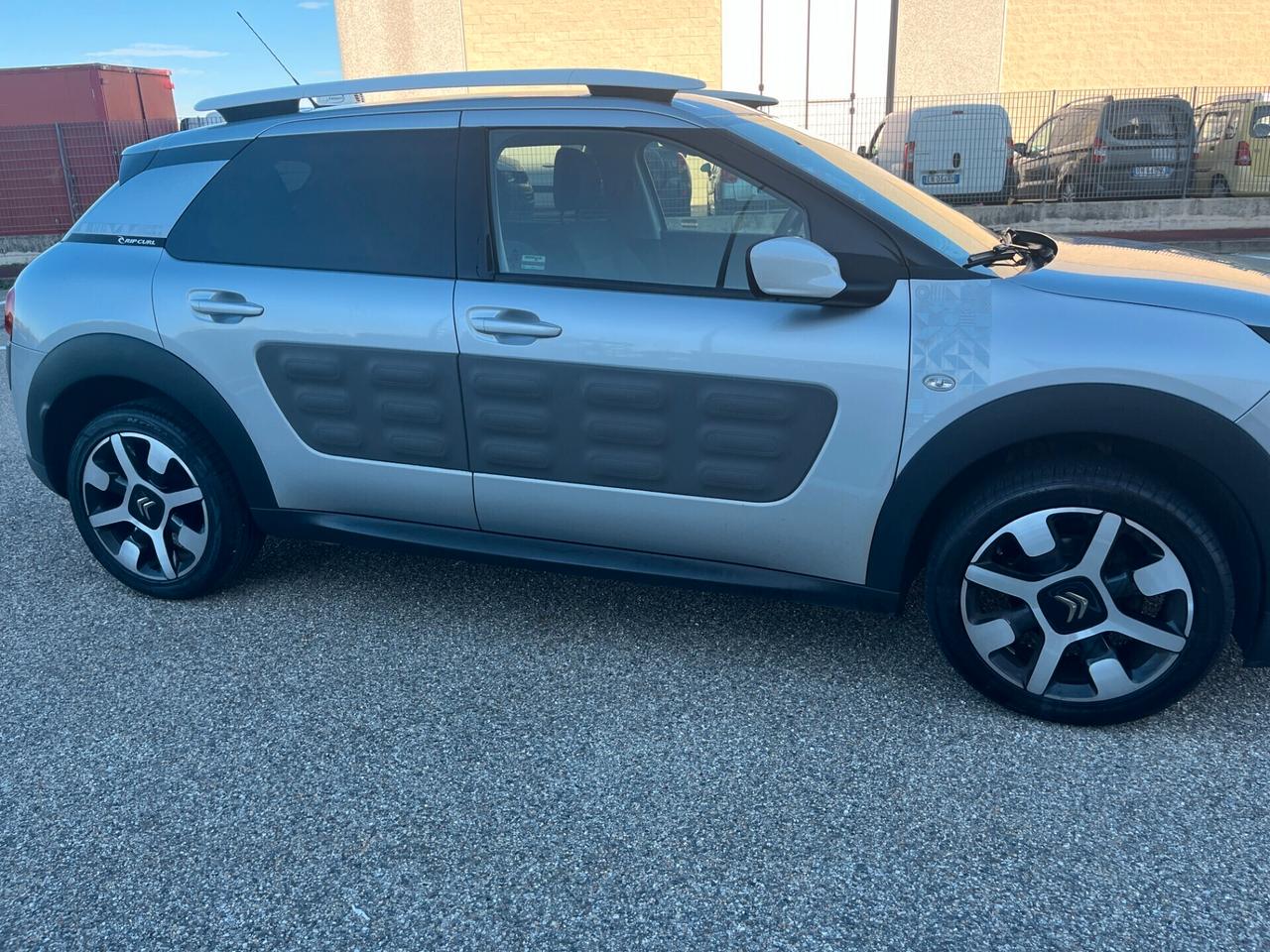 Citroen C4 Cactus BlueHDi 100 Shine Rip Curl