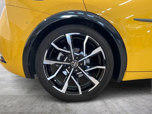 TOYOTA Prius 2.0 Plug-in Hybrid Lounge +