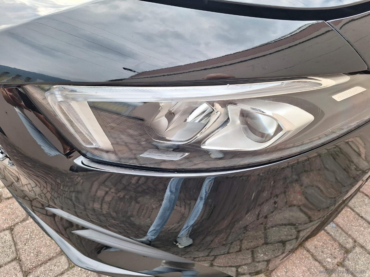 MERCEDES-BENZ A 180 d Automatic Premium AMG NIGHT TETTO