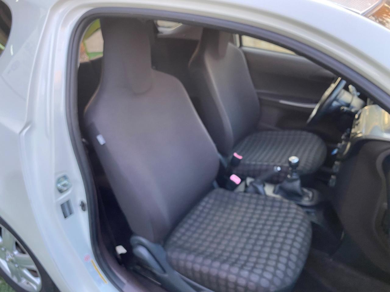Toyota iQ Clima Benzina Neopatentati