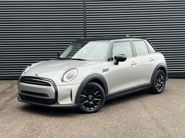 MINI Mini 5 porte Mini 5p 1.5 Cooper Business auto 136cv